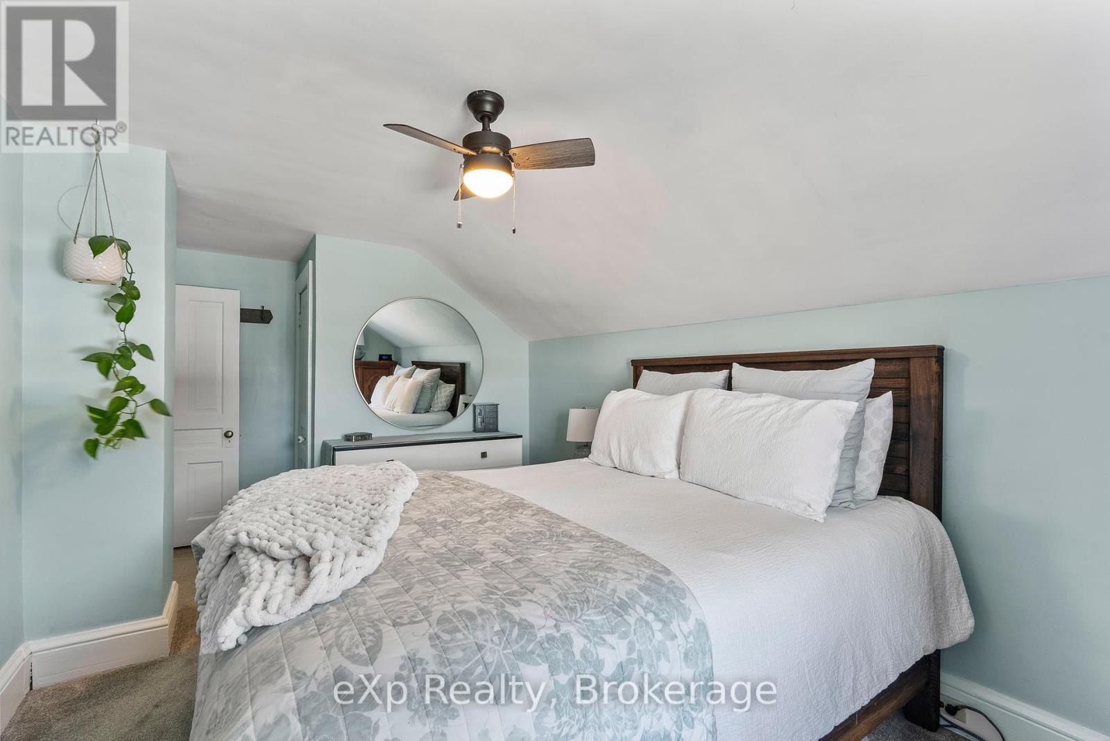 140 King Street E, Wellington North, Ontario  N0G 2L2 - Photo 33 - X12379660