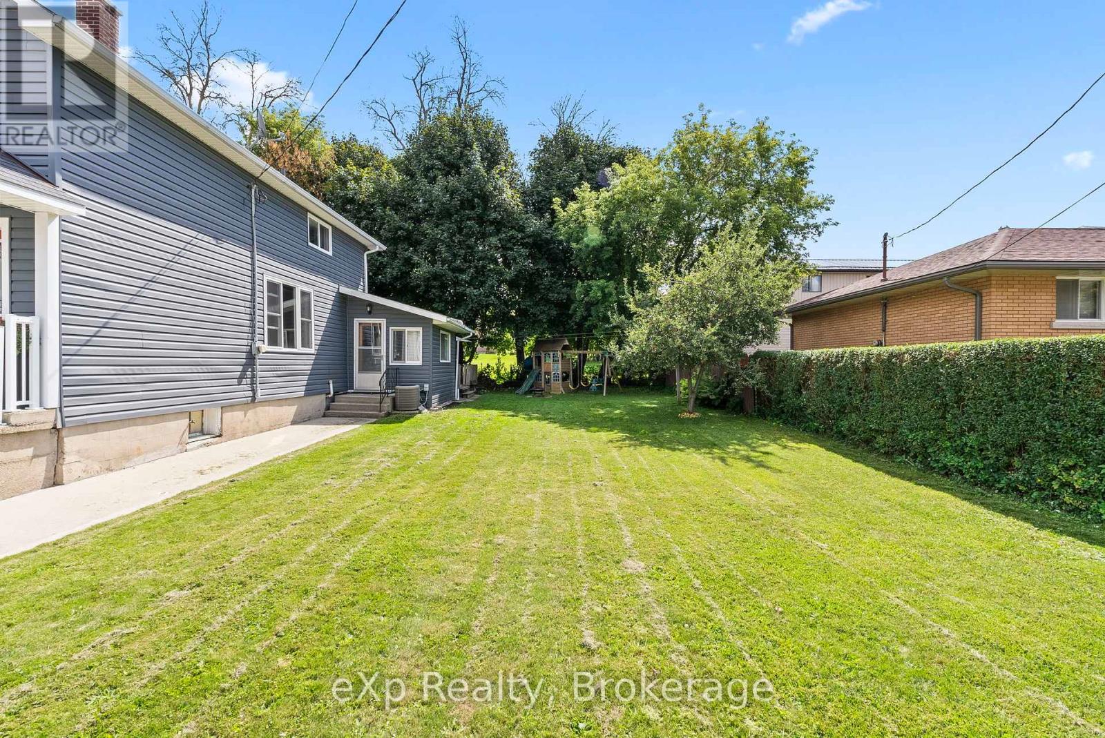 140 King Street E, Wellington North, Ontario  N0G 2L2 - Photo 5 - X12379660