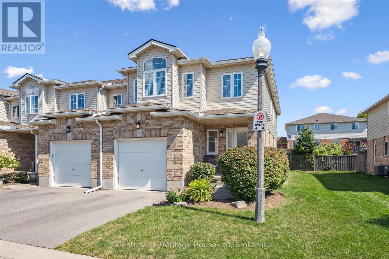 7 - 20 Shackleton Drive, Guelph, Ontario  N1E 0C5 - Photo 2 - X12379680