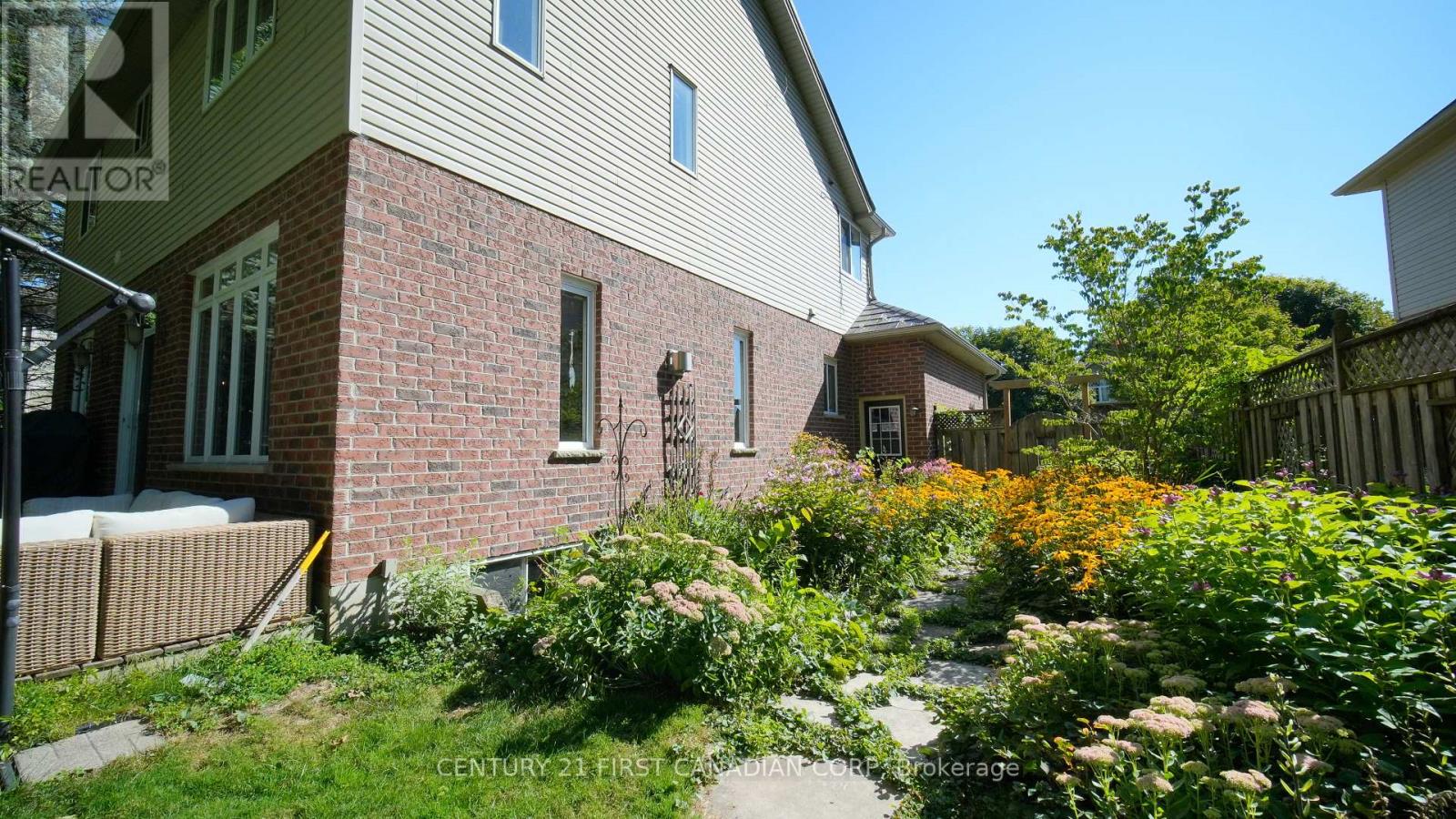 327 Richmeadow Road, London North, Ontario  N6H 5T2 - Photo 45 - X12379655