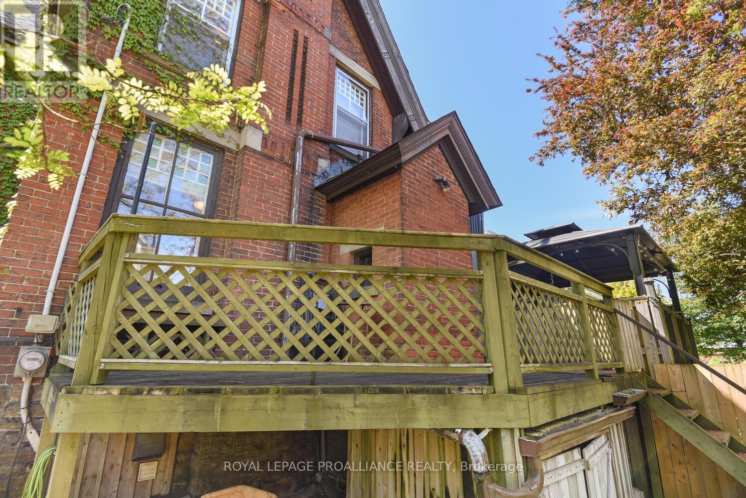 84 Park Street, Brockville, Ontario  K6V 2G7 - Photo 3 - X12379679
