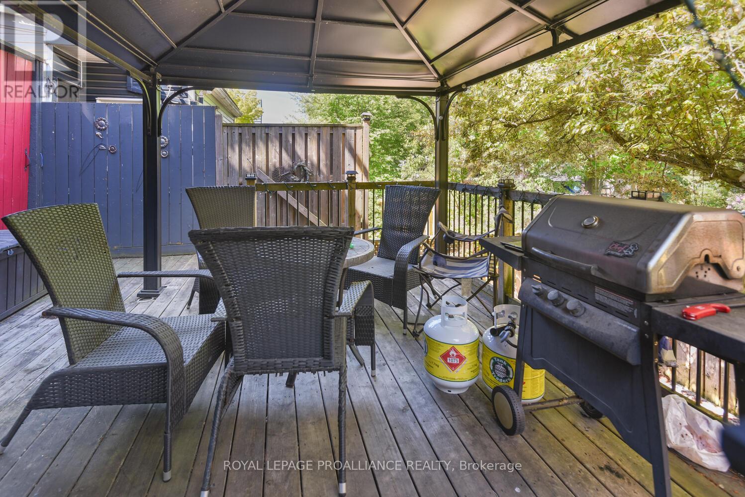 84 Park Street, Brockville, Ontario  K6V 2G7 - Photo 4 - X12379679