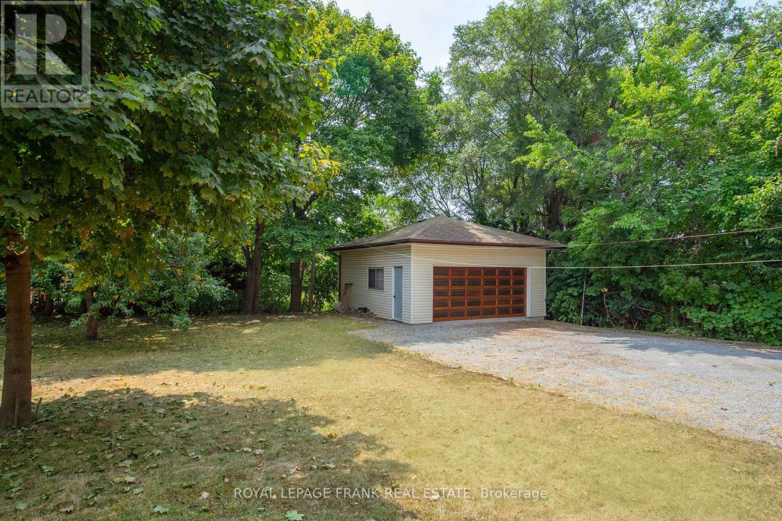 33 Fairbanks Street, Oshawa, Ontario  L1H 2L7 - Photo 32 - E12378374