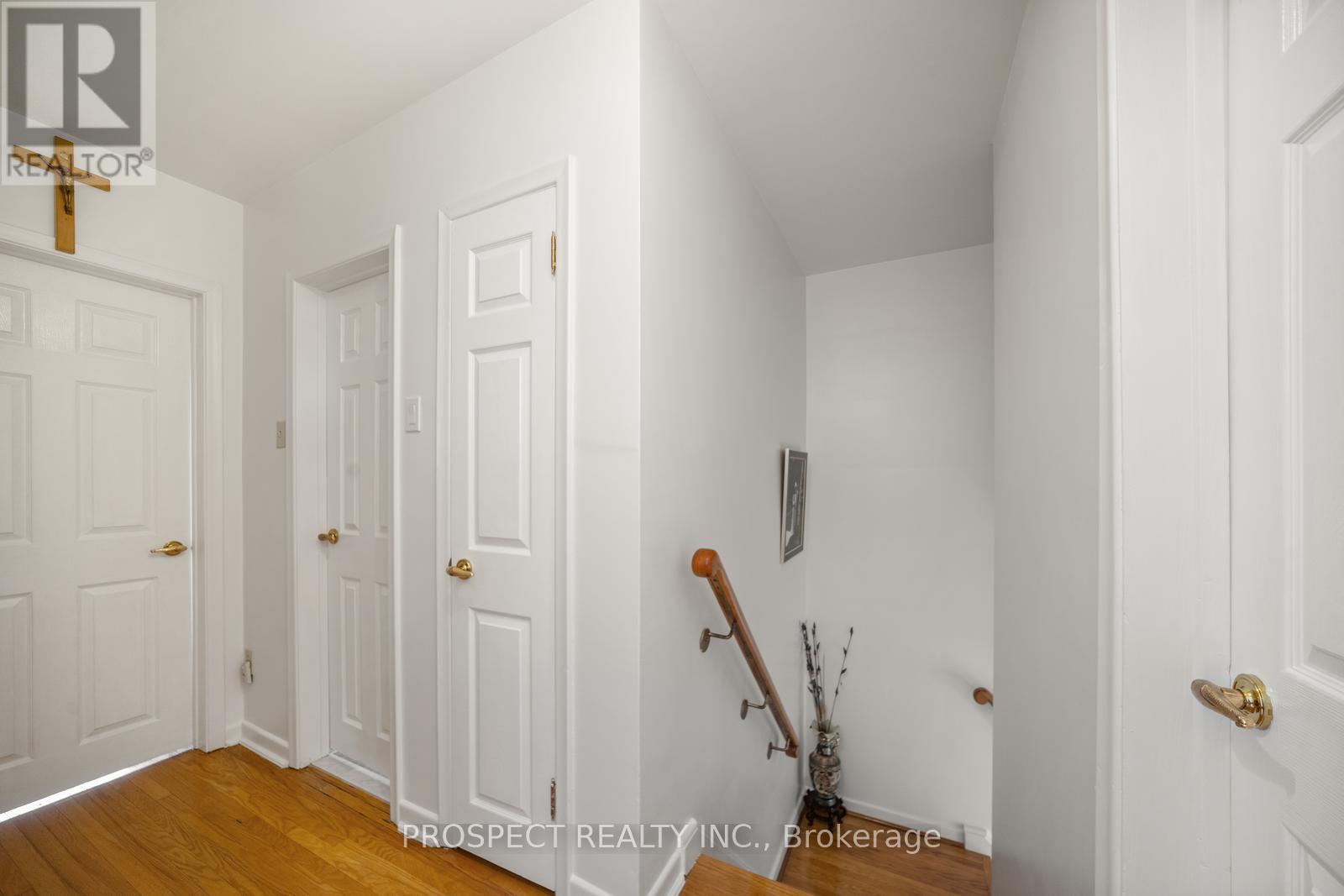 8 Sonnet Court, Toronto, Ontario  M6L 1J7 - Photo 15 - W12379651
