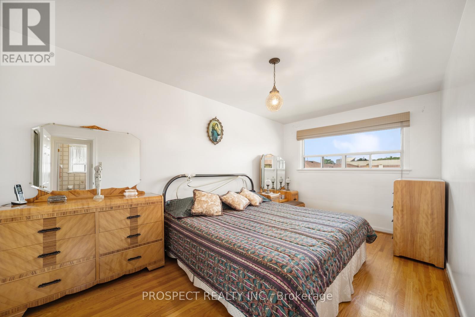 8 Sonnet Court, Toronto, Ontario  M6L 1J7 - Photo 16 - W12379651
