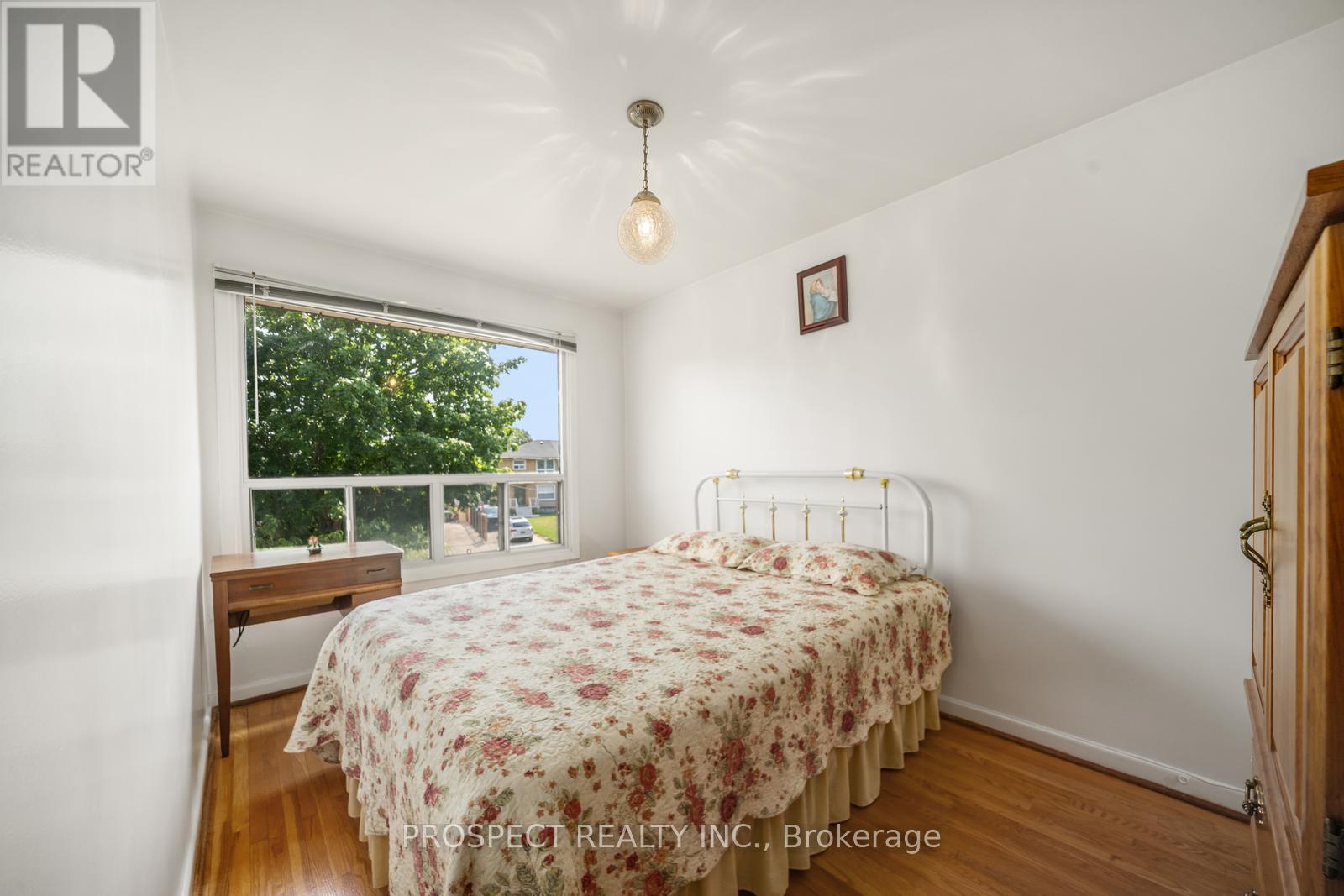 8 Sonnet Court, Toronto, Ontario  M6L 1J7 - Photo 19 - W12379651