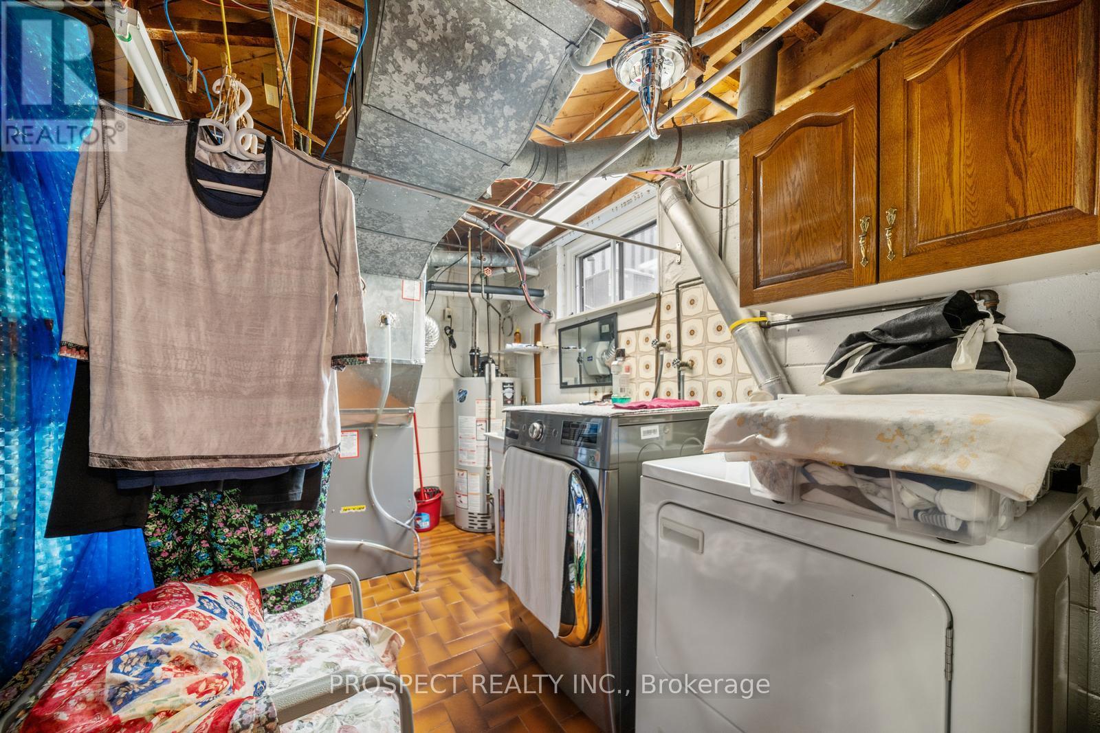 8 Sonnet Court, Toronto, Ontario  M6L 1J7 - Photo 30 - W12379651
