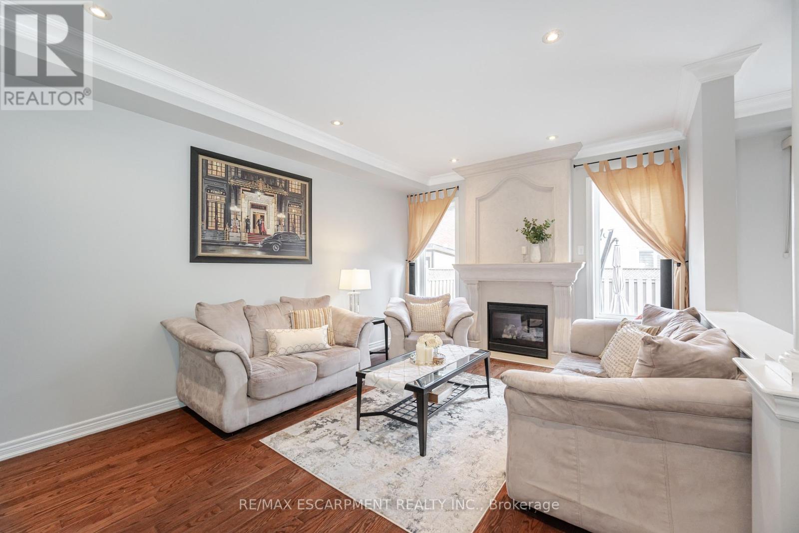 31 Vanderbrink Drive, Brampton, Ontario  L6R 0E6 - Photo 9 - W12379668