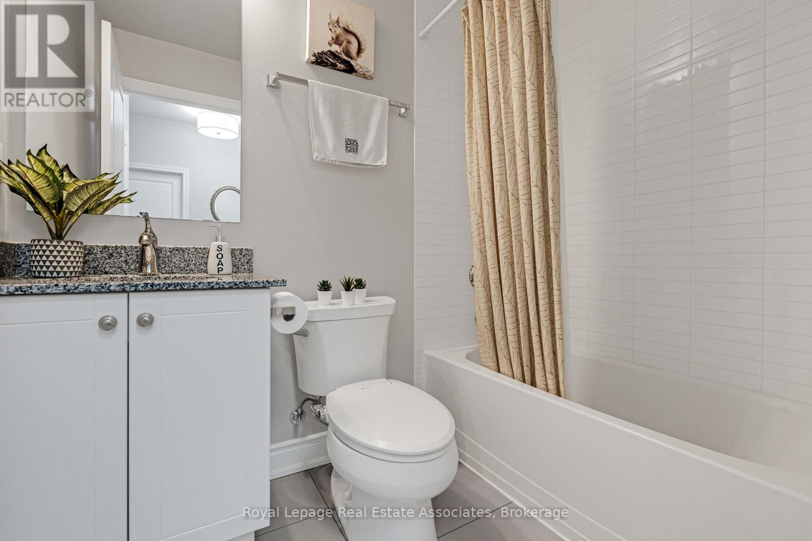 108 - 3170 Erin Mills Parkway, Mississauga, Ontario  L5L 0B6 - Photo 9 - W12379669