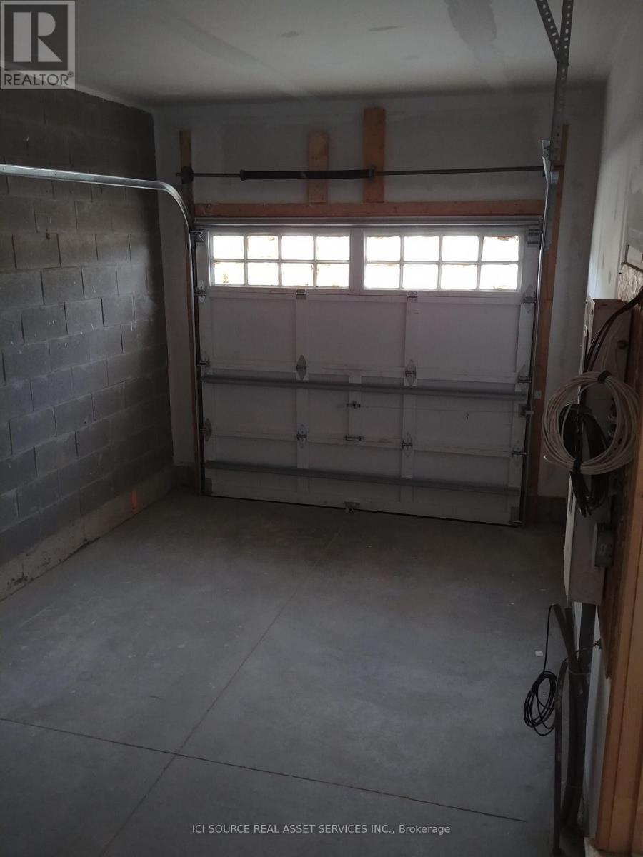 3 - 403 Westwood Drive, Kitchener, Ontario  N2M 0B5 - Photo 10 - X12379659