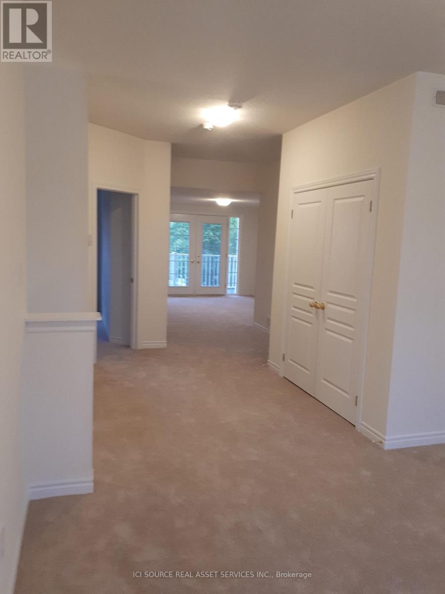 3 - 403 Westwood Drive, Kitchener, Ontario  N2M 0B5 - Photo 4 - X12379659