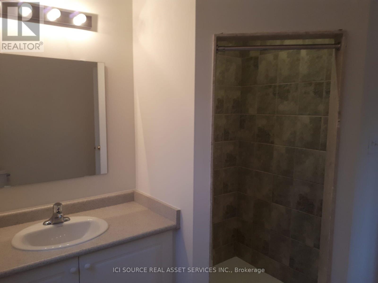 3 - 403 Westwood Drive, Kitchener, Ontario  N2M 0B5 - Photo 8 - X12379659