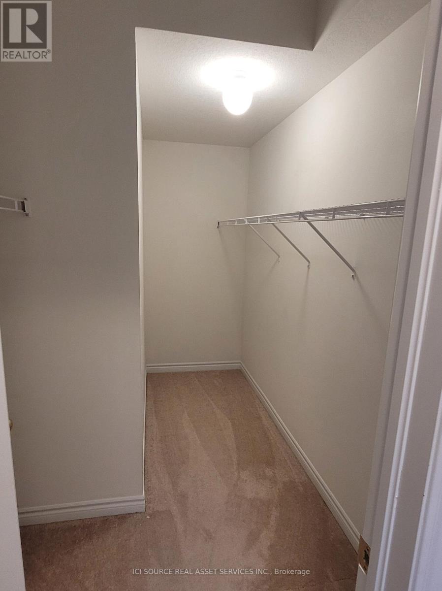 3 - 403 Westwood Drive, Kitchener, Ontario  N2M 0B5 - Photo 9 - X12379659