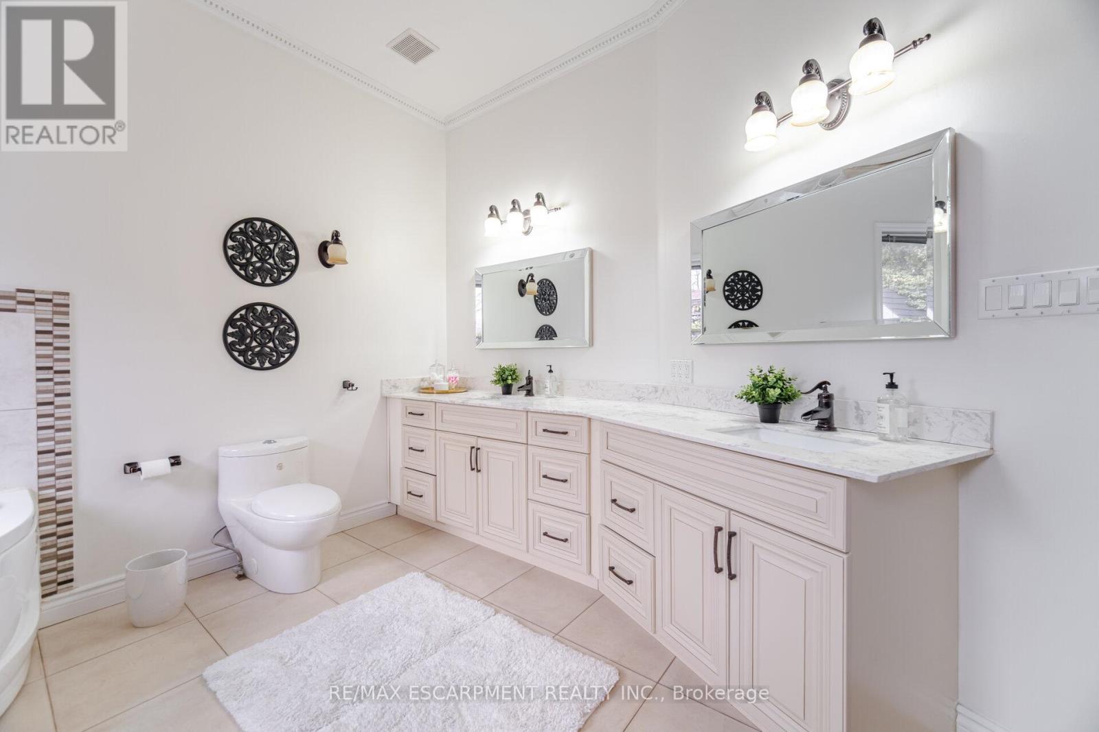 31 Ingrid Court, Hamilton, Ontario  L8W 2V4 - Photo 18 - X12379665