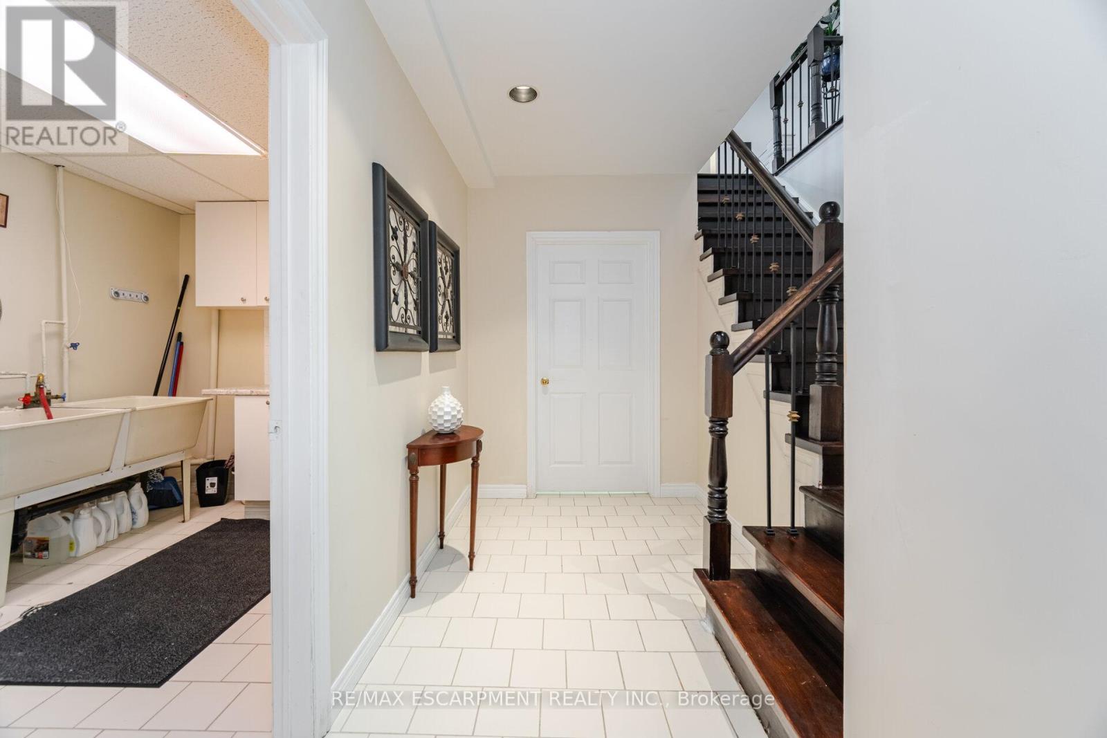 31 Ingrid Court, Hamilton, Ontario  L8W 2V4 - Photo 27 - X12379665