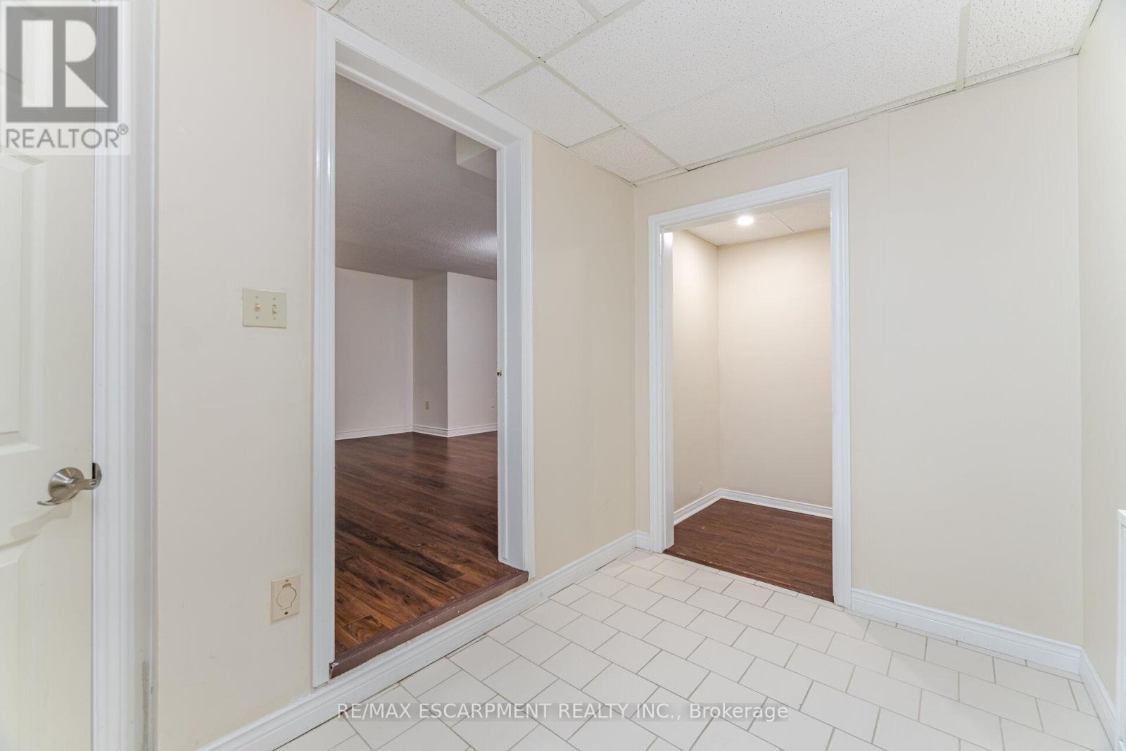 31 Ingrid Court, Hamilton, Ontario  L8W 2V4 - Photo 32 - X12379665