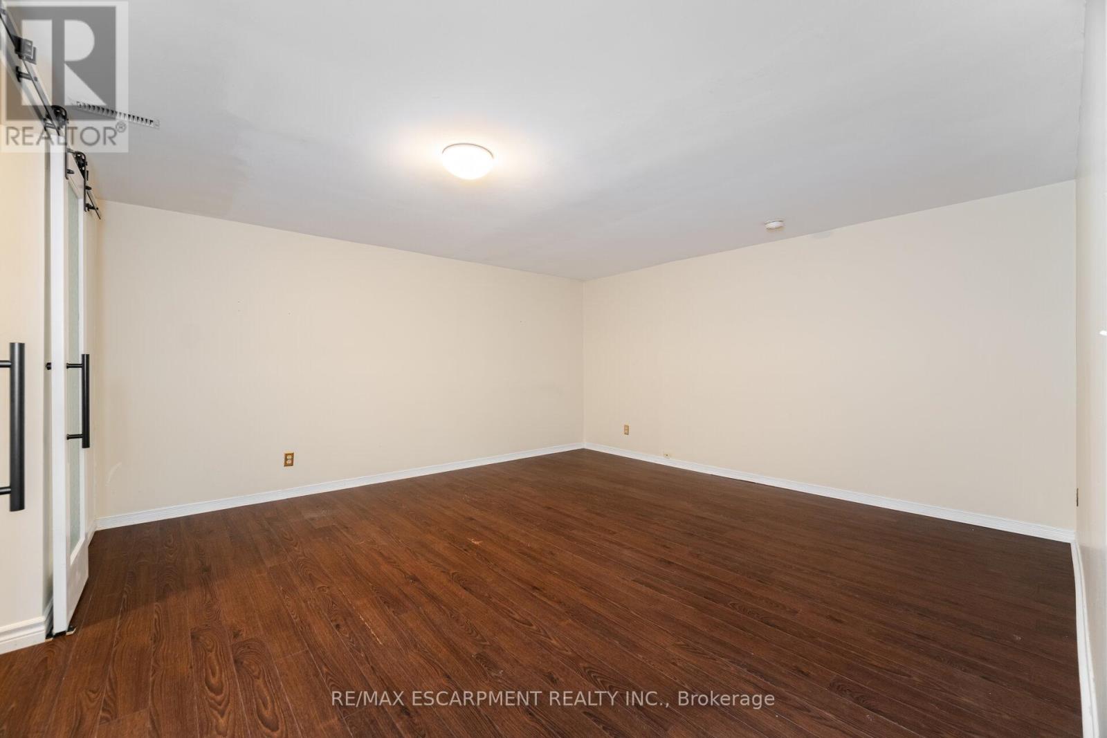 31 Ingrid Court, Hamilton, Ontario  L8W 2V4 - Photo 37 - X12379665