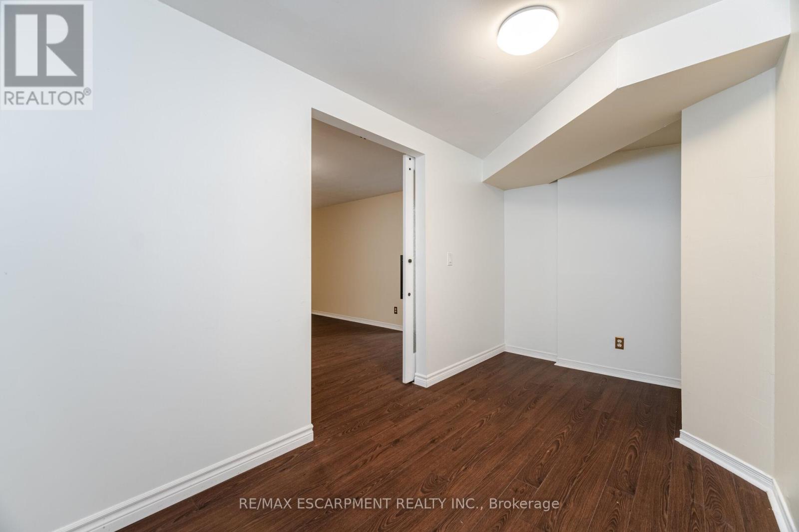 31 Ingrid Court, Hamilton, Ontario  L8W 2V4 - Photo 39 - X12379665