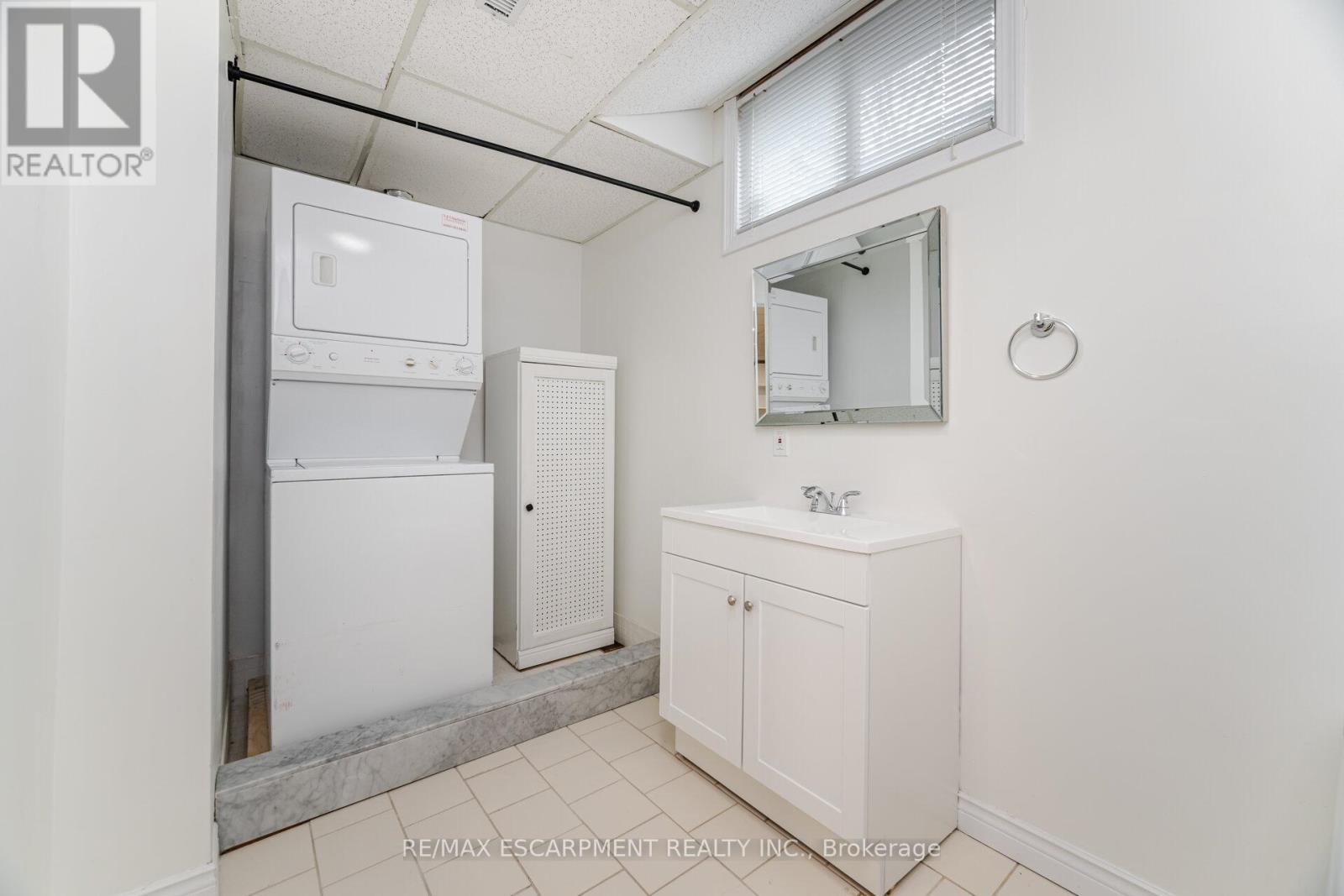 31 Ingrid Court, Hamilton, Ontario  L8W 2V4 - Photo 45 - X12379665