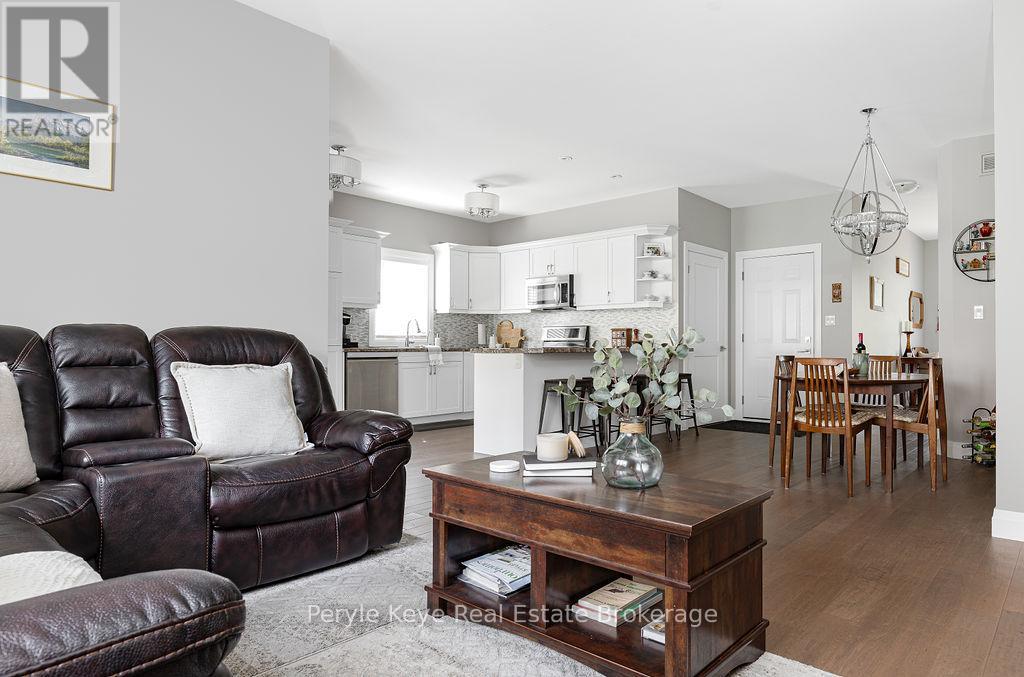 86 Chaffey Township Road, Huntsville, Ontario  P1H 1C8 - Photo 2 - X12379698
