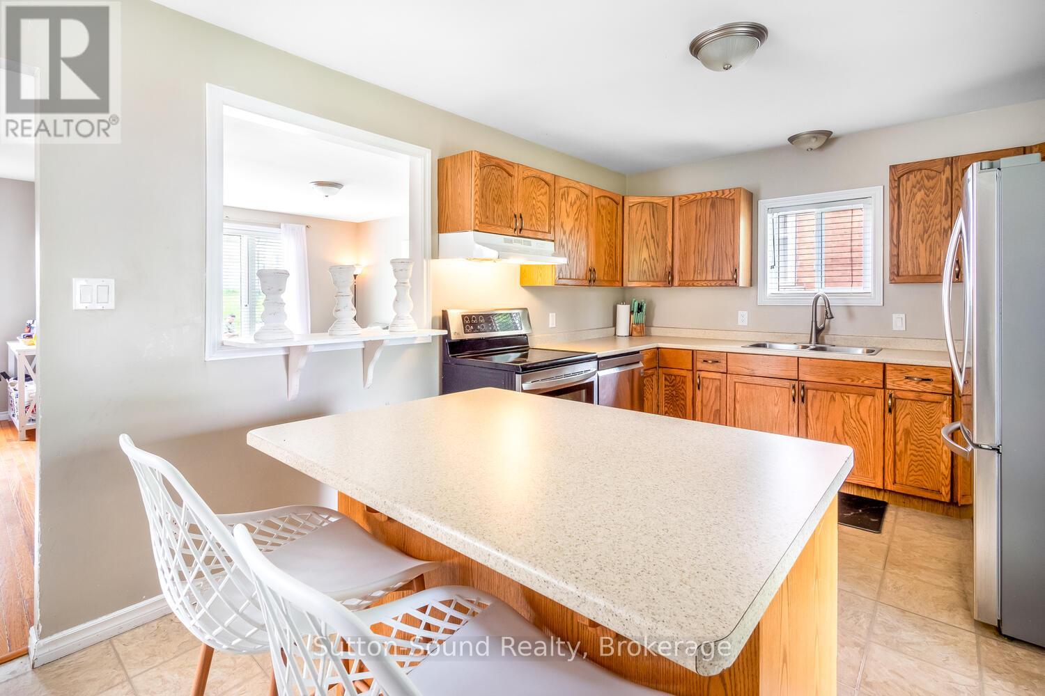 428 11th A Street W, Owen Sound, Ontario  N4K 3T5 - Photo 12 - X12379700