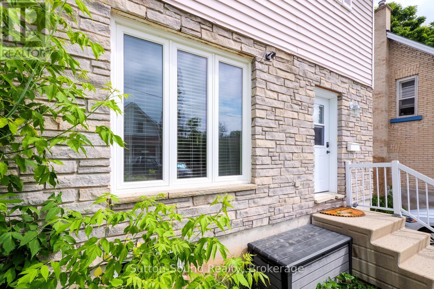 428 11th A Street W, Owen Sound, Ontario  N4K 3T5 - Photo 3 - X12379700