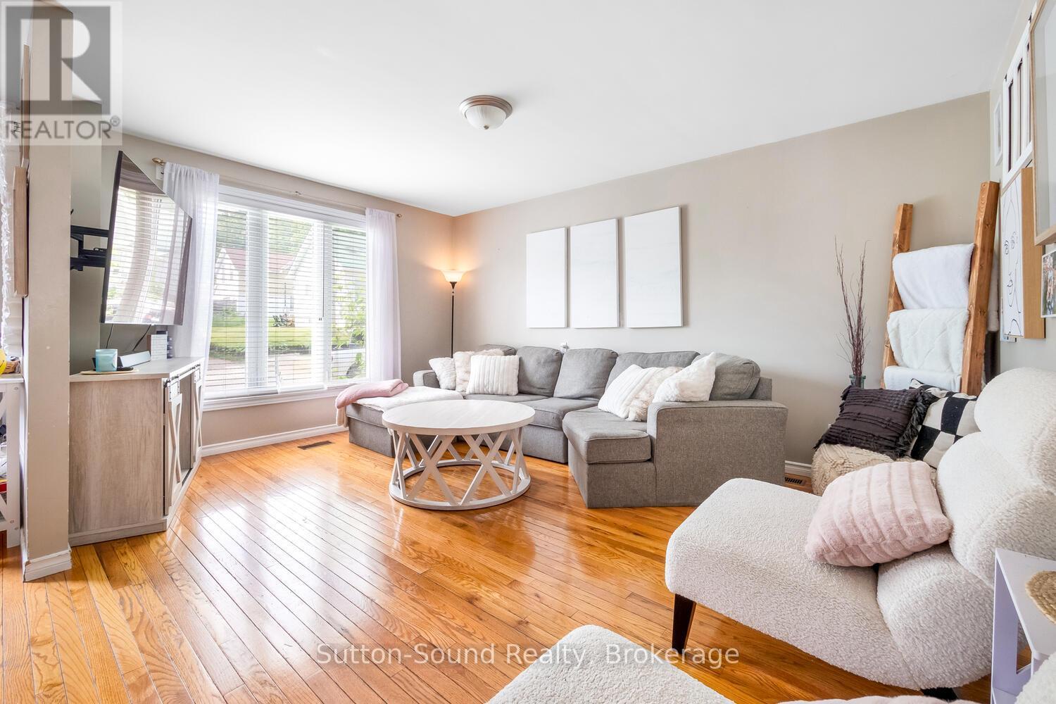 428 11th A Street W, Owen Sound, Ontario  N4K 3T5 - Photo 8 - X12379700