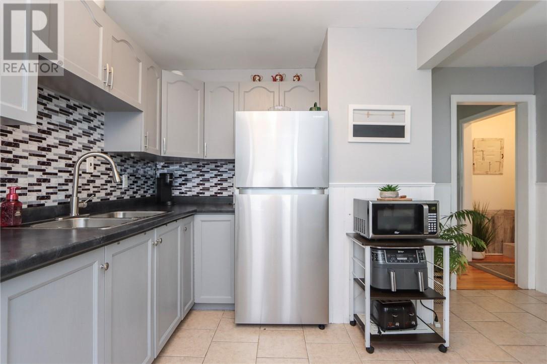 Property at 654 Cressey Street image 2