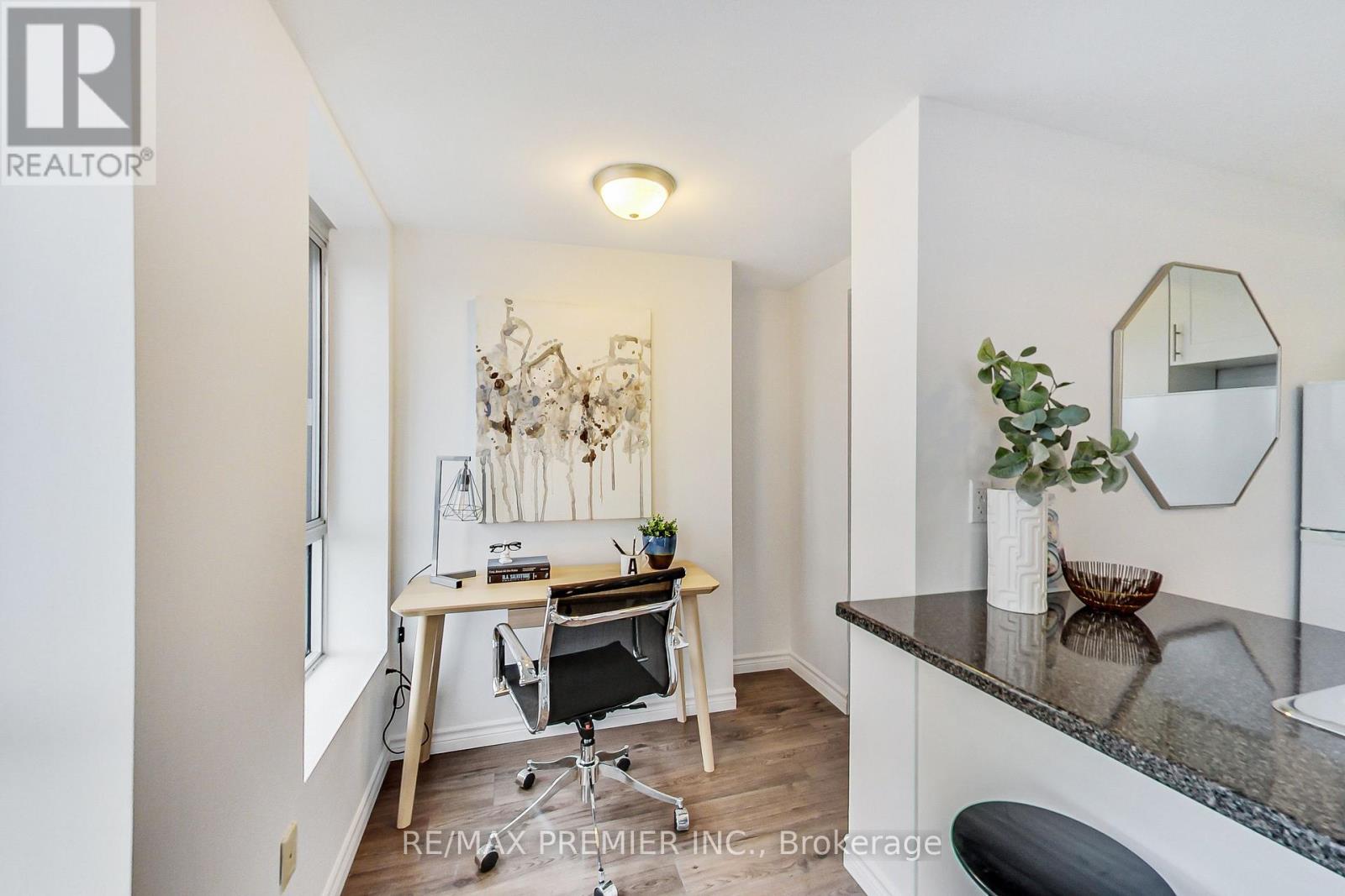 1102 - 15 Maplewood Avenue, Toronto, Ontario  M6C 4B4 - Photo 15 - C12379716