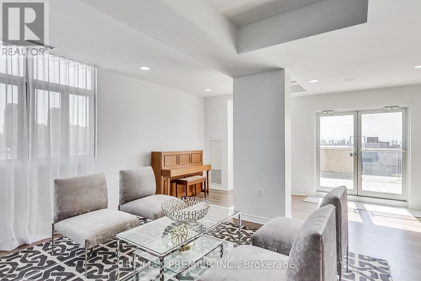 1102 - 15 Maplewood Avenue, Toronto, Ontario  M6C 4B4 - Photo 34 - C12379716