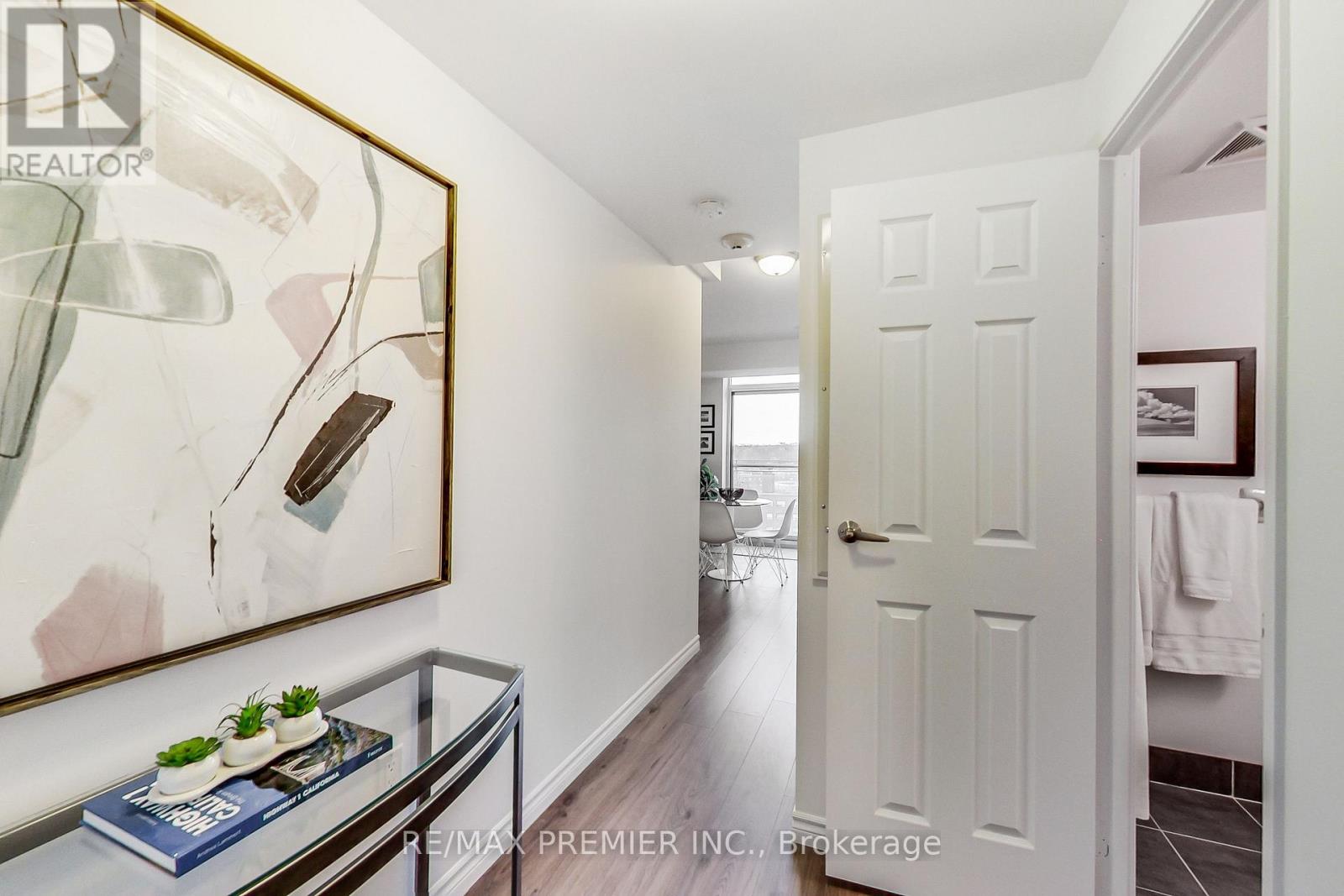 1102 - 15 Maplewood Avenue, Toronto, Ontario  M6C 4B4 - Photo 8 - C12379716