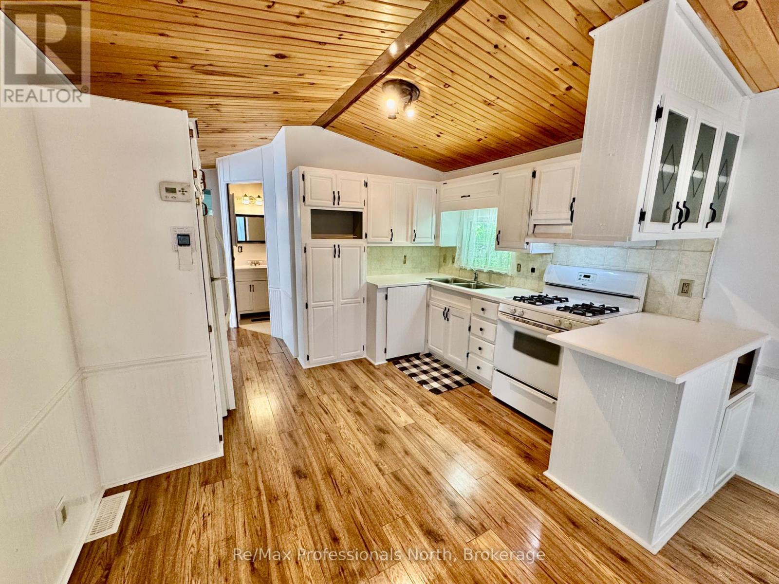 86 - 1007 Racoon Road, Gravenhurst, Ontario  P1P 1R1 - Photo 11 - X12379720