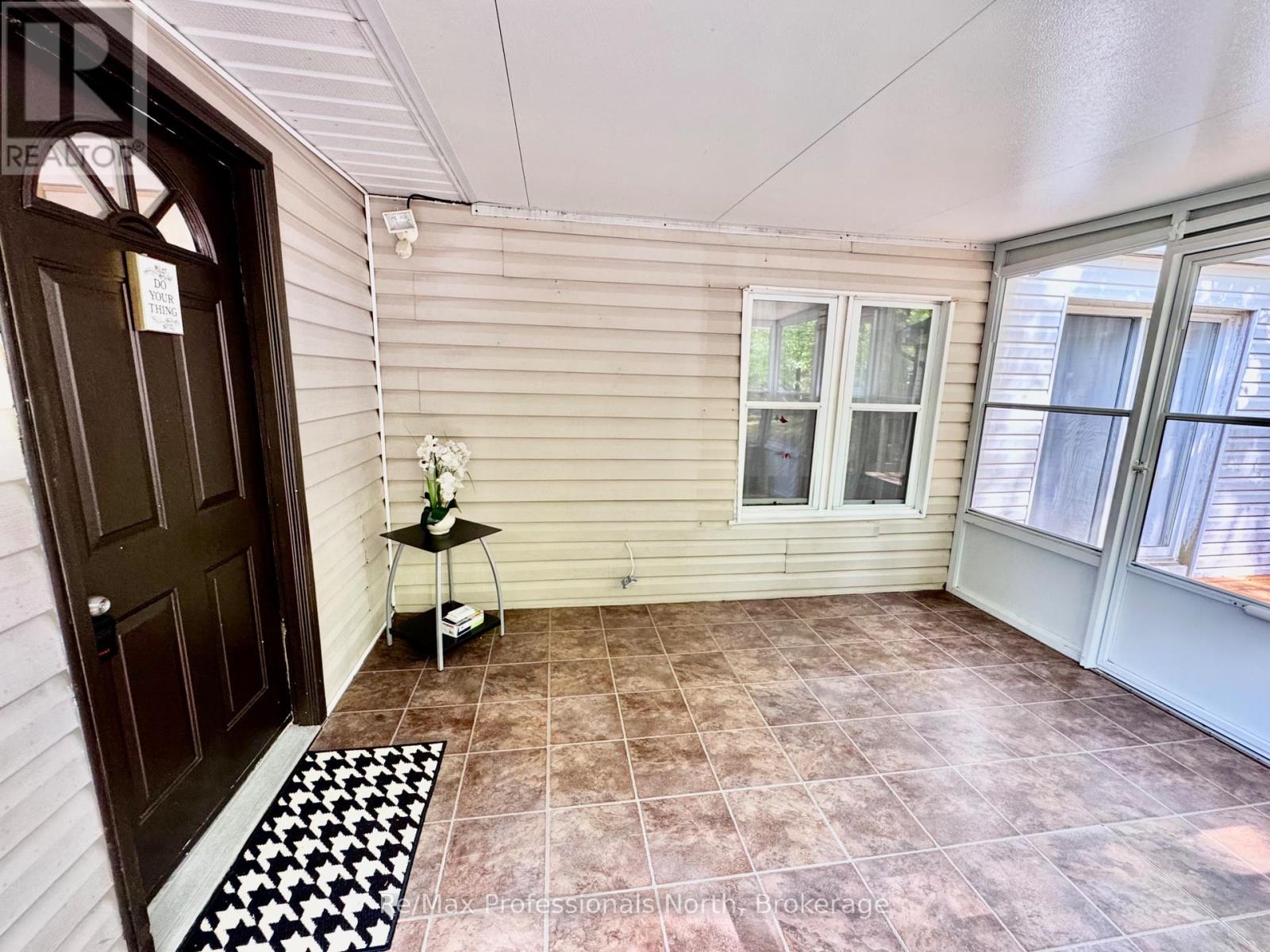 86 - 1007 Racoon Road, Gravenhurst, Ontario  P1P 1R1 - Photo 2 - X12379720