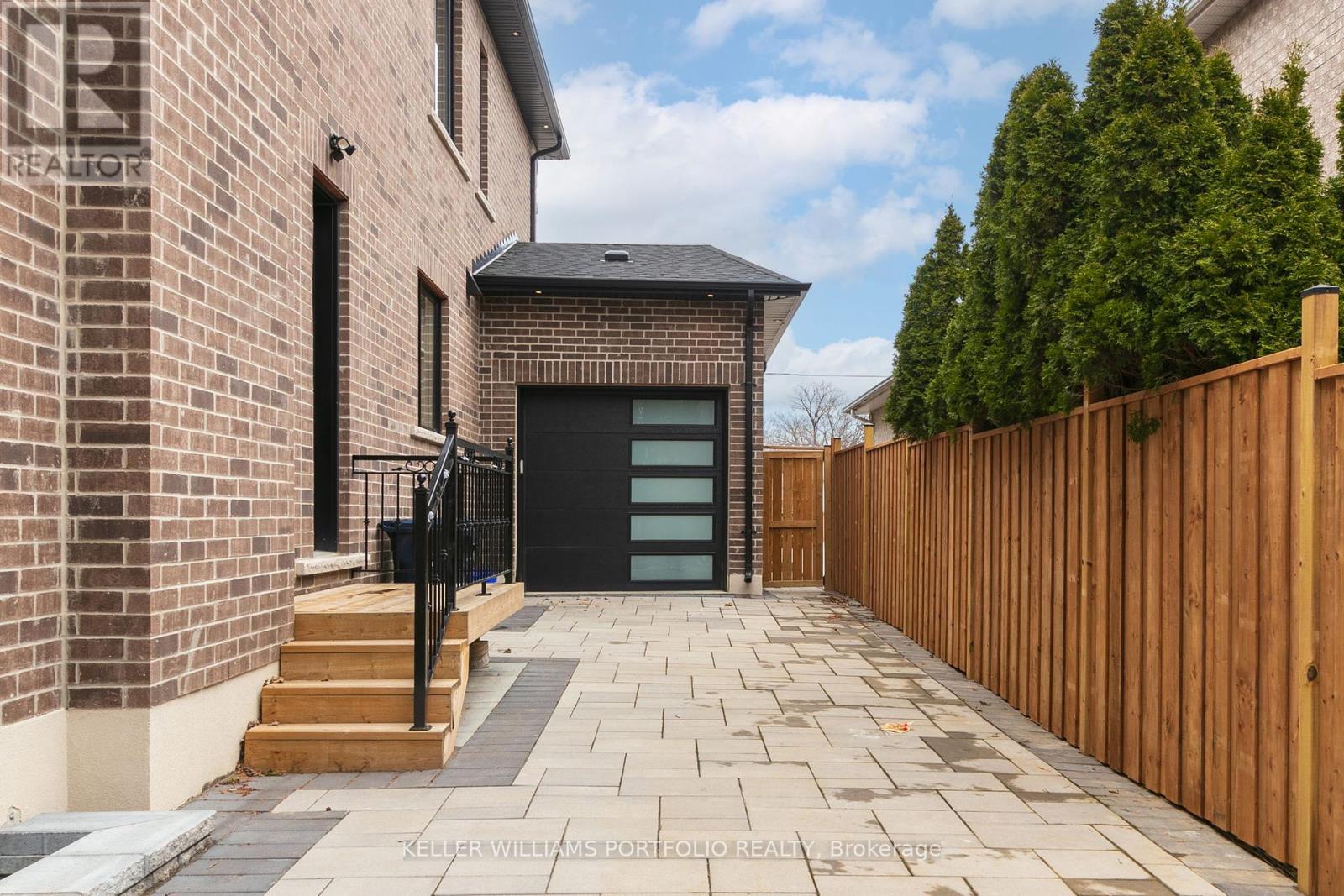 38 Smithwood Drive, Toronto, Ontario  M9B 4R9 - Photo 47 - W12379722