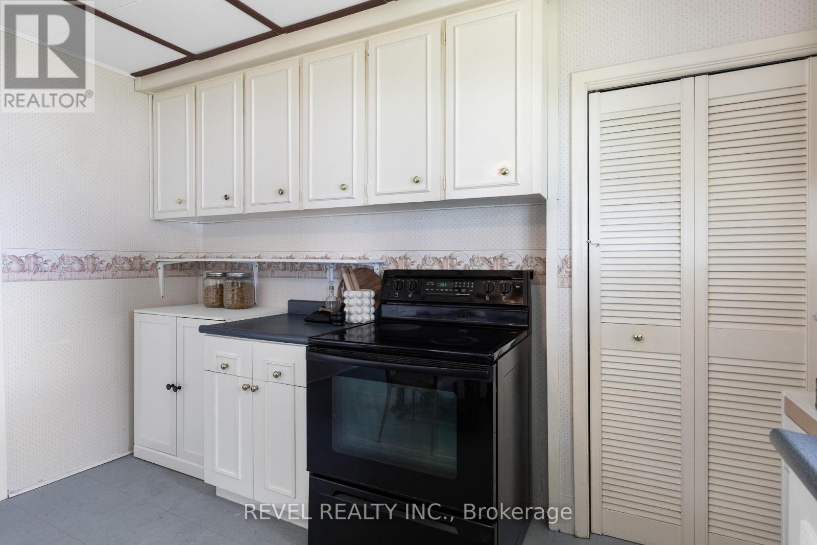 144 Starr Boulevard, Kawartha Lakes, Ontario  K0M 2C0 - Photo 14 - X12379811