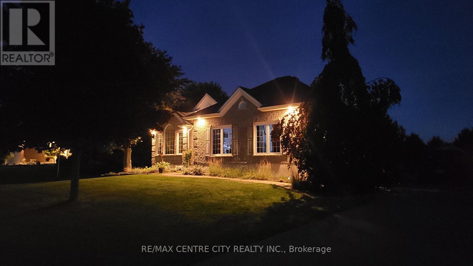 49201 Jamestown Line, Malahide, Ontario  N5H 2R2 - Photo 2 - X12379743