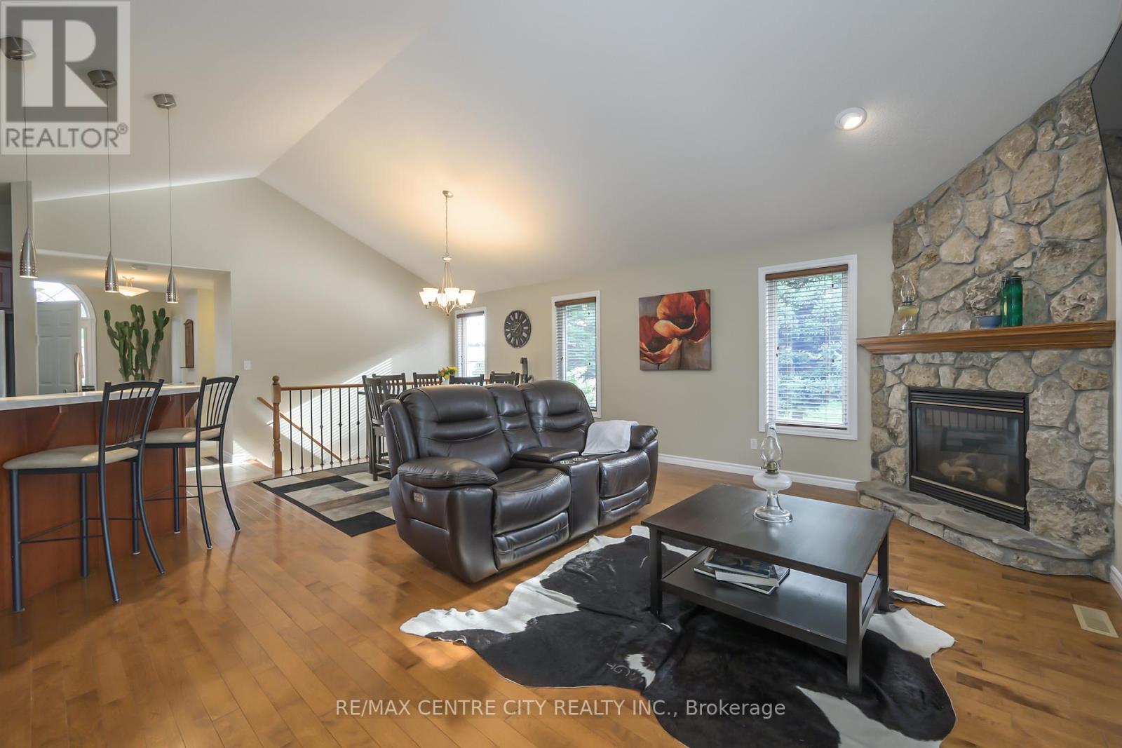 49201 Jamestown Line, Malahide, Ontario  N5H 2R2 - Photo 20 - X12379743