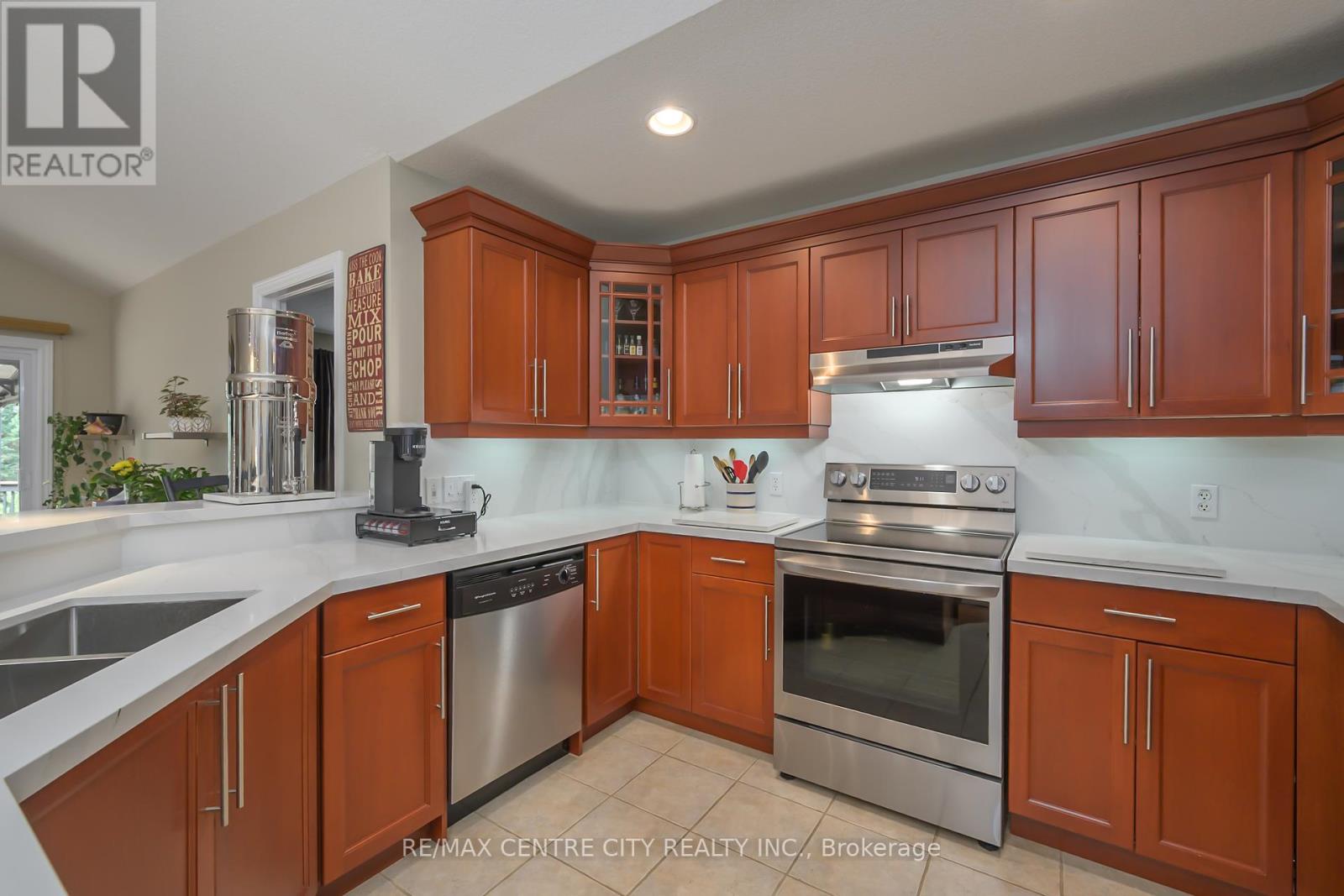 49201 Jamestown Line, Malahide, Ontario  N5H 2R2 - Photo 21 - X12379743