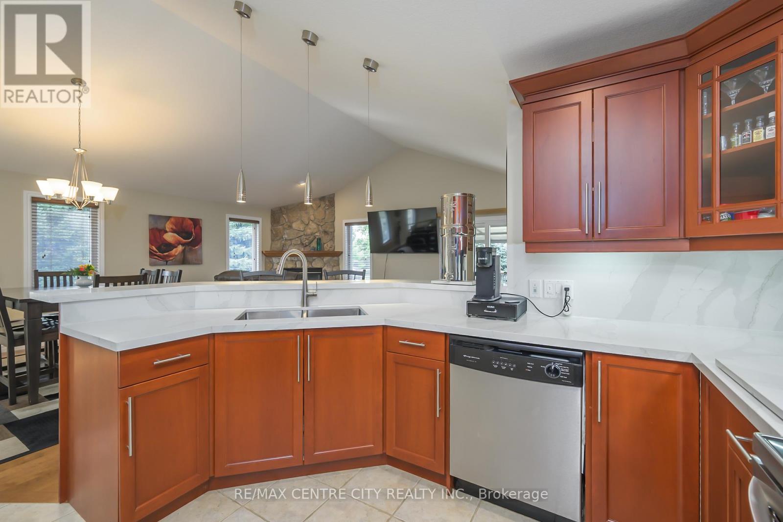 49201 Jamestown Line, Malahide, Ontario  N5H 2R2 - Photo 22 - X12379743