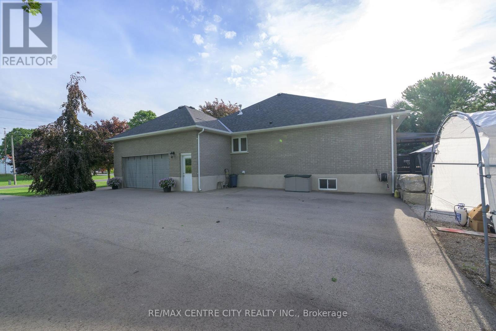 49201 Jamestown Line, Malahide, Ontario  N5H 2R2 - Photo 6 - X12379743