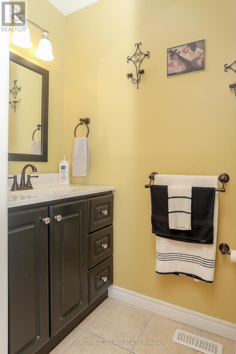 1356 Birchwood Drive, London South, Ontario  N6K 4Y5 - Photo 20 - X12379812