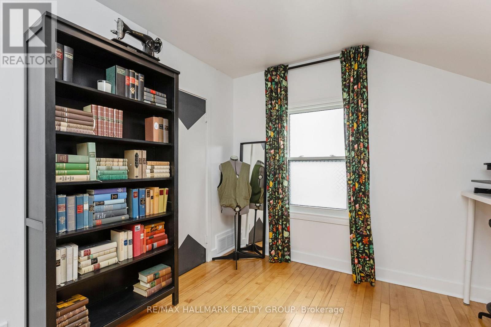 1225 Foxbar Avenue, Ottawa, Ontario  K1V 6V4 - Photo 35 - X12379750