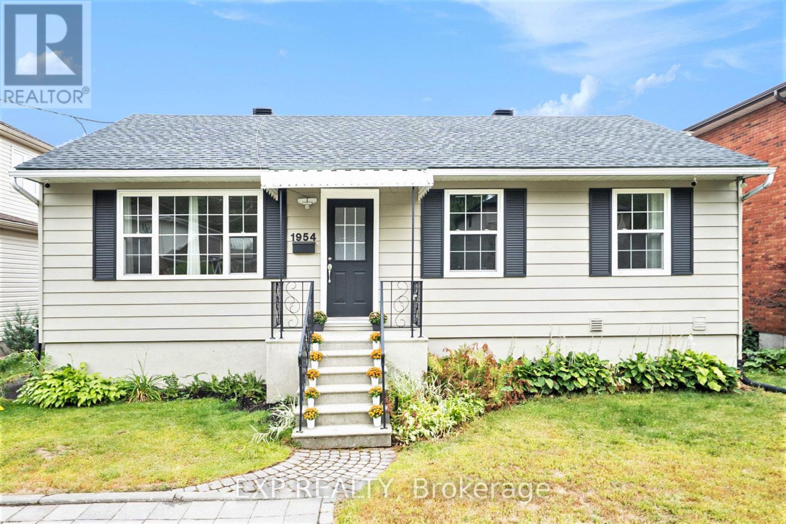 Property at 1954 ROSEBELLA AVENUE image 1