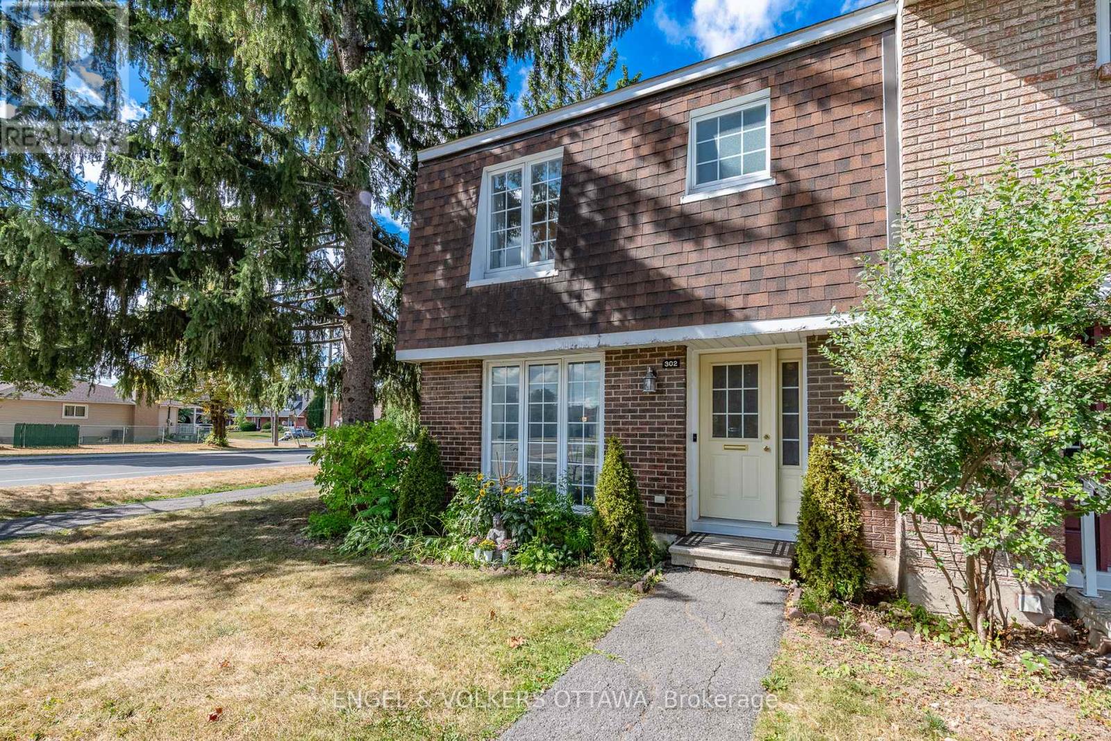 Property at 105 - 302 KINTYRE PRIVATE image 2