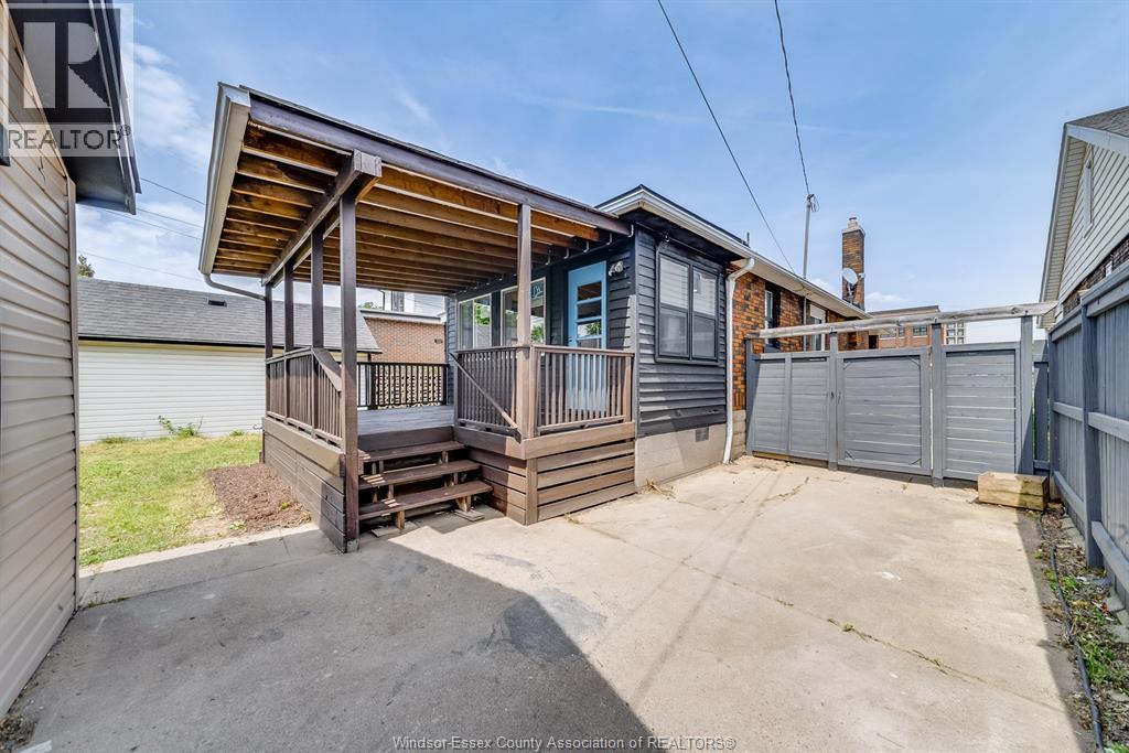 2241 Windermere, Windsor, Ontario  N8W 2S7 - Photo 39 - 25022325