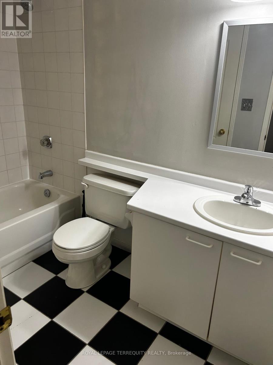 B19 - 108 Finch Avenue W, Toronto, Ontario  M2N 6W6 - Photo 7 - C12374305
