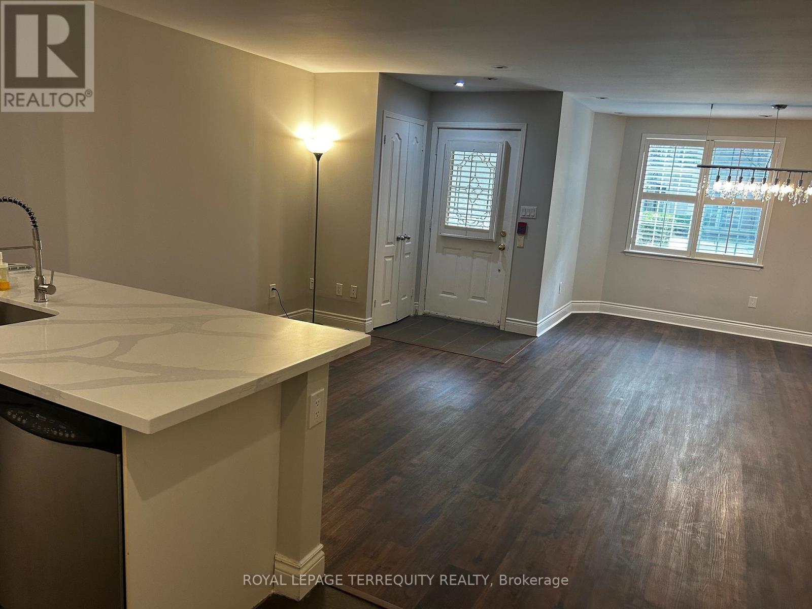 B13 - 108 Finch Avenue W, Toronto, Ontario  M2N 6W6 - Photo 2 - C12374313