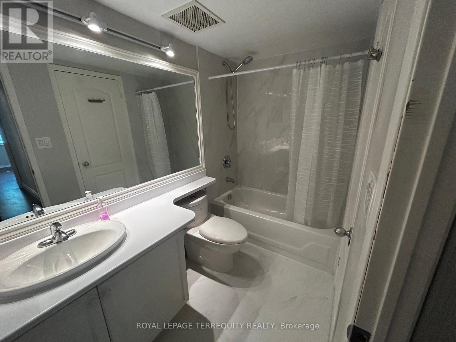B13 - 108 Finch Avenue W, Toronto, Ontario  M2N 6W6 - Photo 16 - C12374313