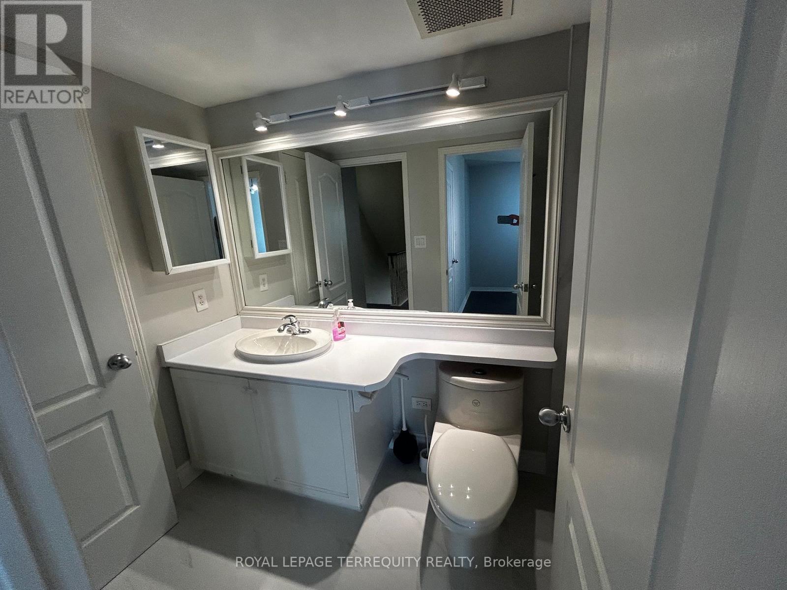 B13 - 108 Finch Avenue W, Toronto, Ontario  M2N 6W6 - Photo 15 - C12374313