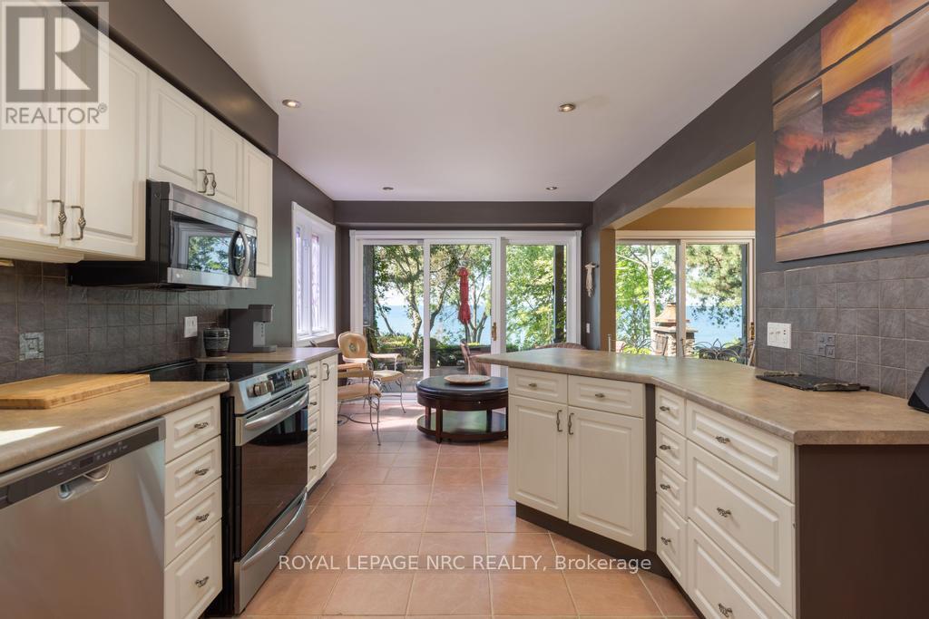 11 Abbey Avenue, St. Catharines (Port Dalhousie), Ontario  L2N 5J5 - Photo 29 - X12379712